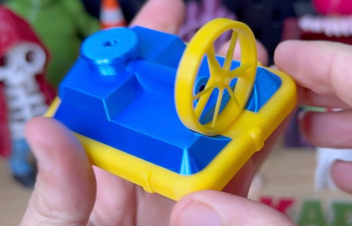 3D Printed Balloon Hovercraft + thrust & spinning propeller