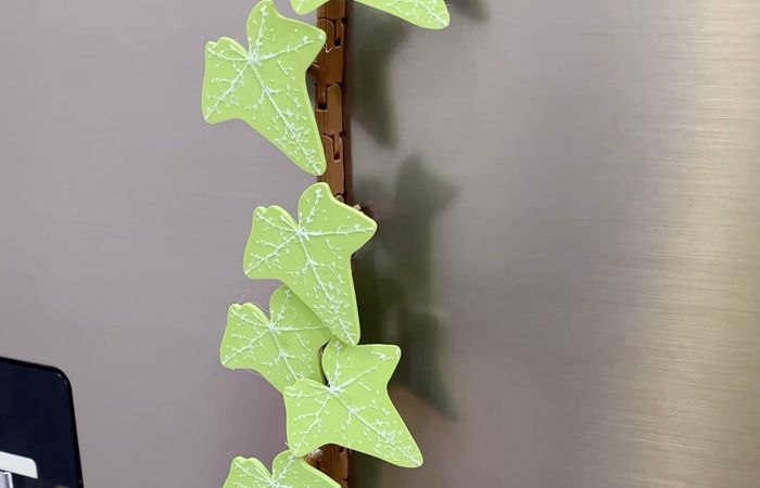 3D Printed Magnetivy - English Ivy Fridge Magnet with Articulating Stems