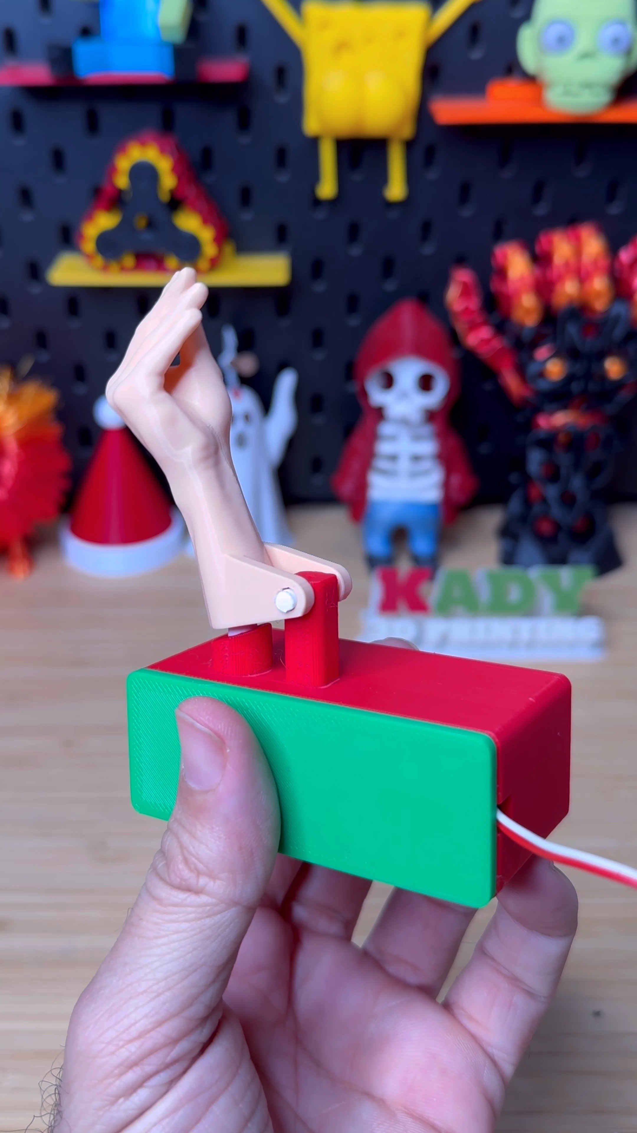 Lionfield Approved: 3D Printed Motorized Italian Hand Gesture 🤌