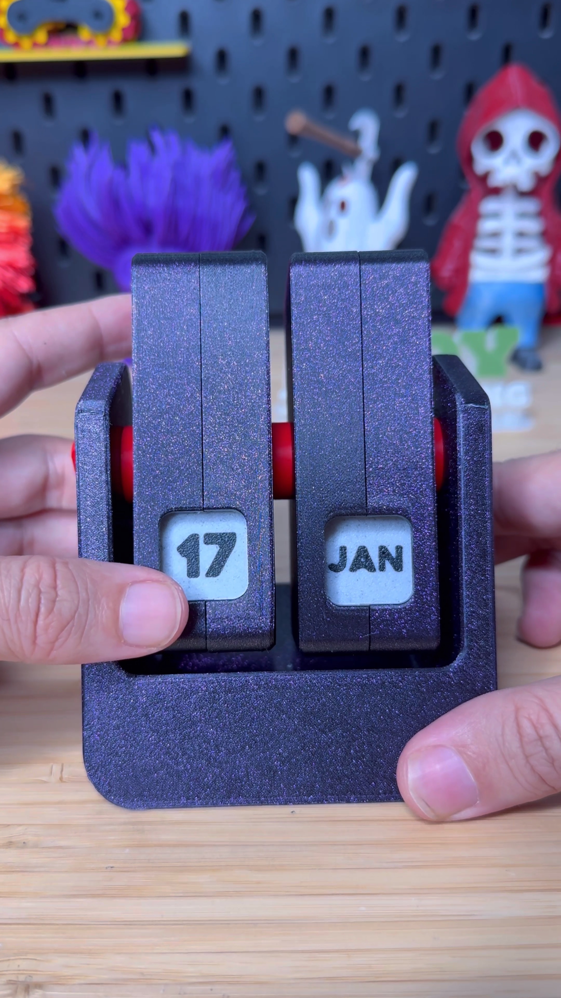 3D Printed “Date Keeper” Perpetual Flip Calendar