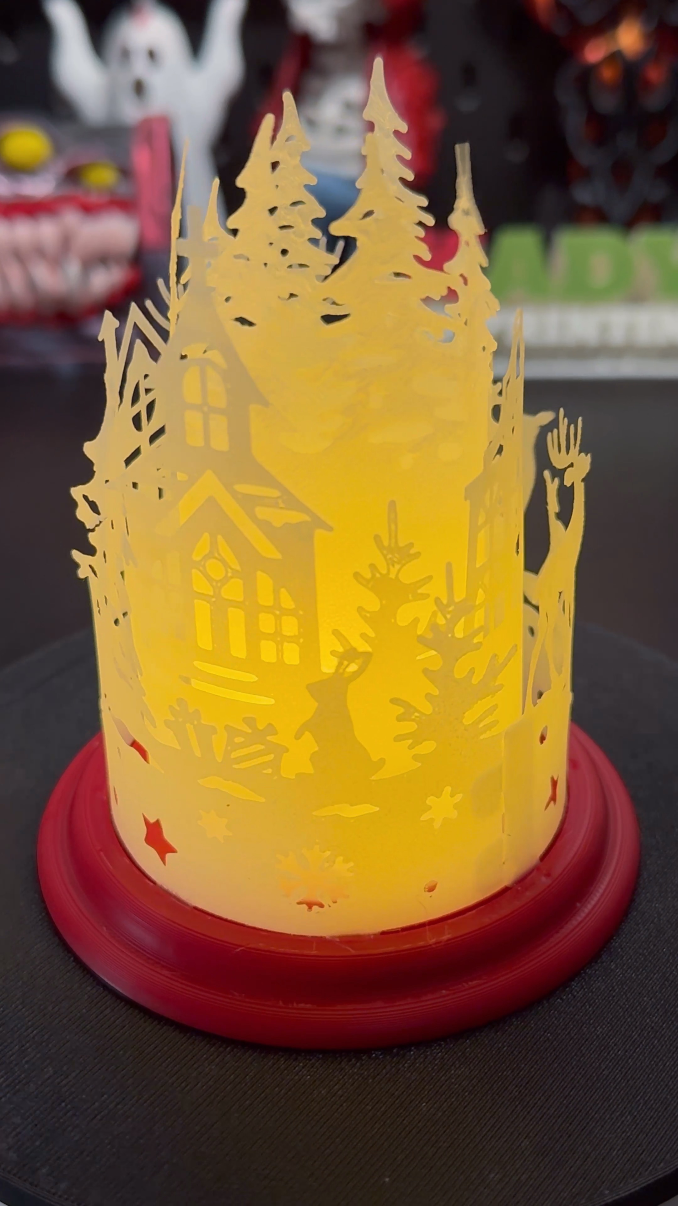 3D Printed Christmas Lantern With Magical Shadows
