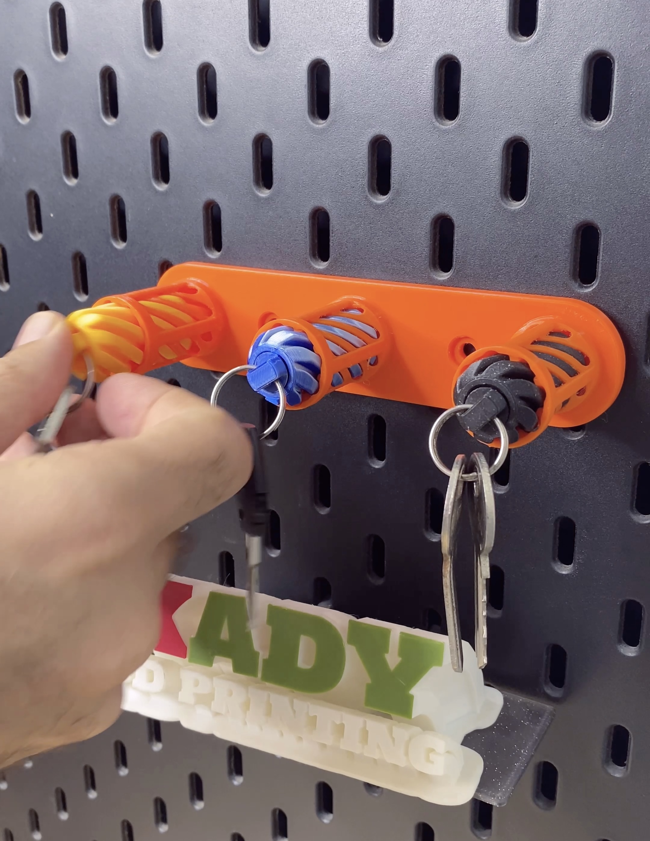 3D Printed Impossible Passthrough Key Hanger STL file