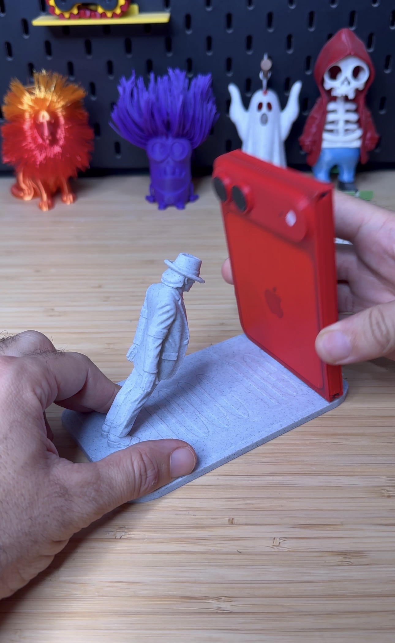 3D printed Michael Jackson phone stand