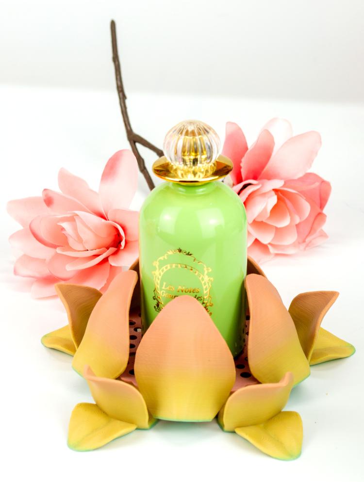 3D Printed flower: Self-Adjusting Coaster