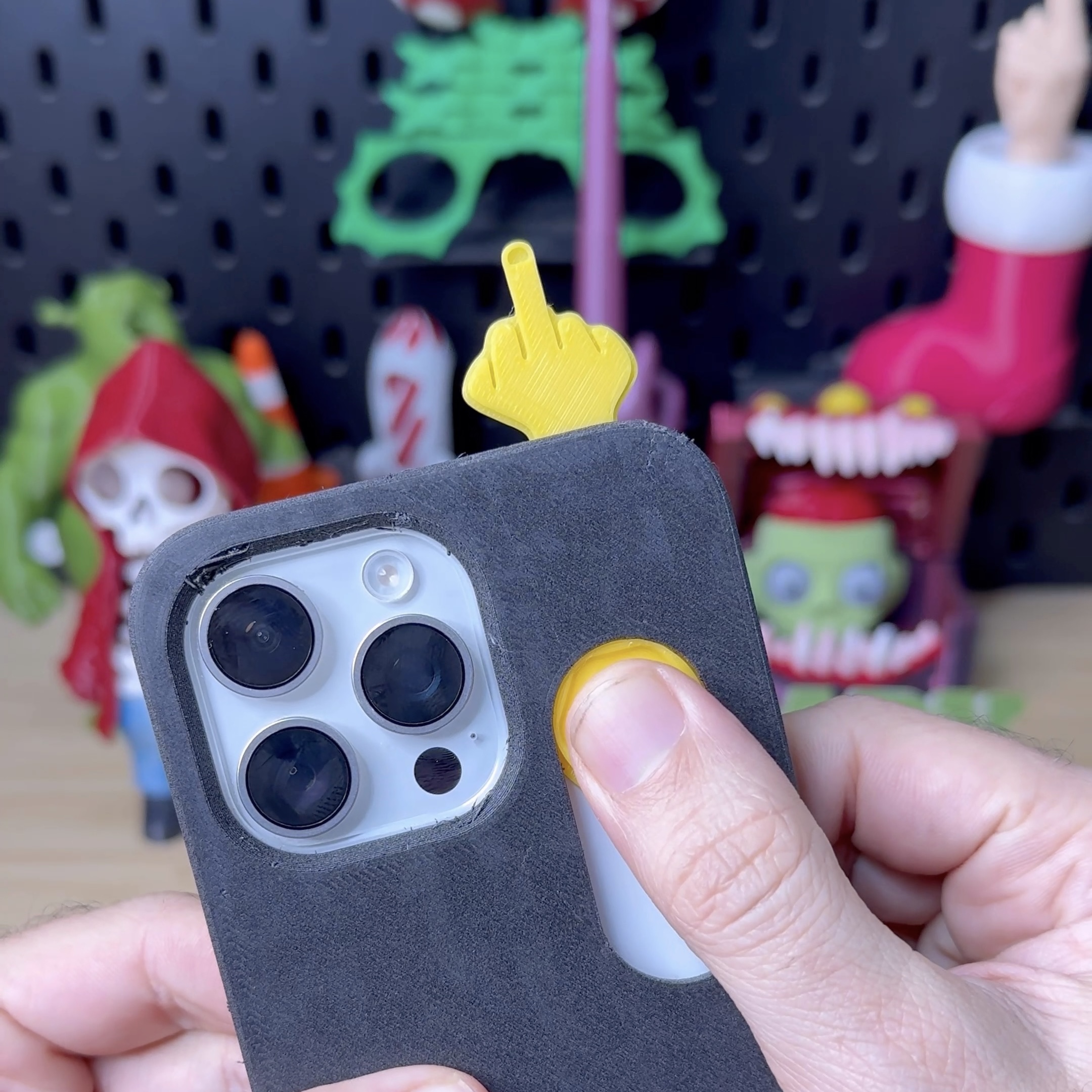 3D Printed Iphone 15 Pro Max Case - Sliding Middle Finger STL file