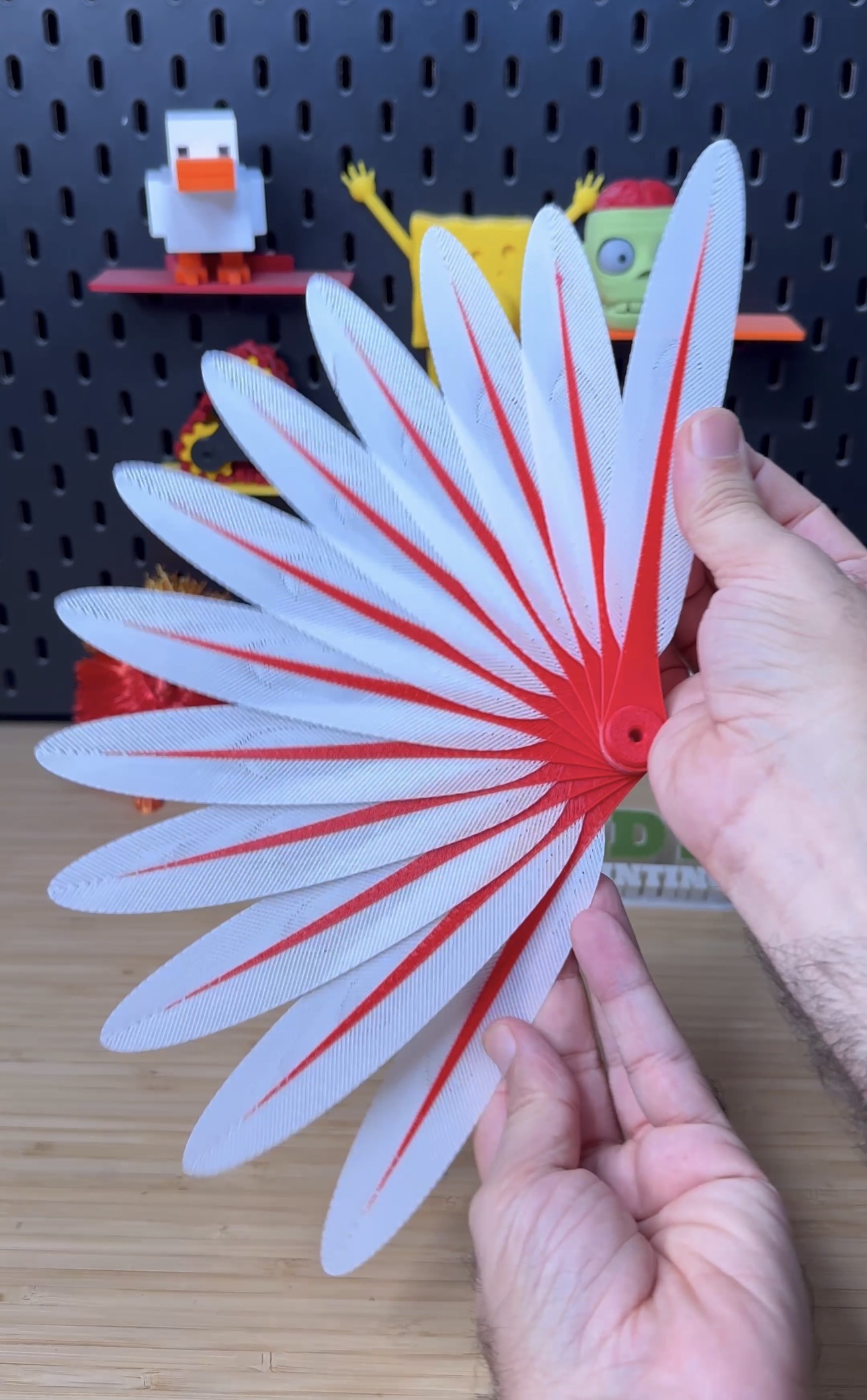 3D Printed Folding Fan With Feather Texture