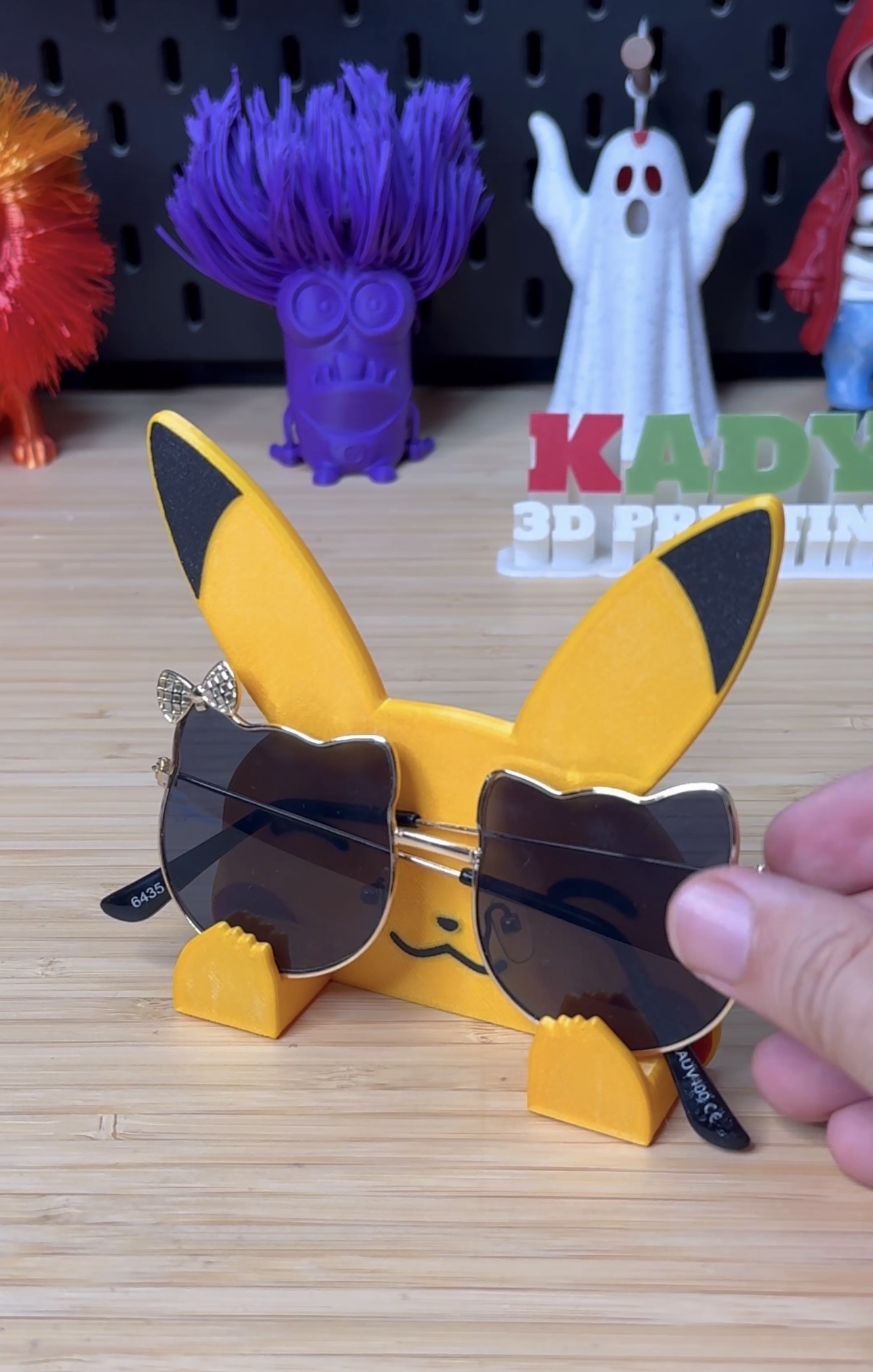 3D Printed Pikachu Glasses Holder