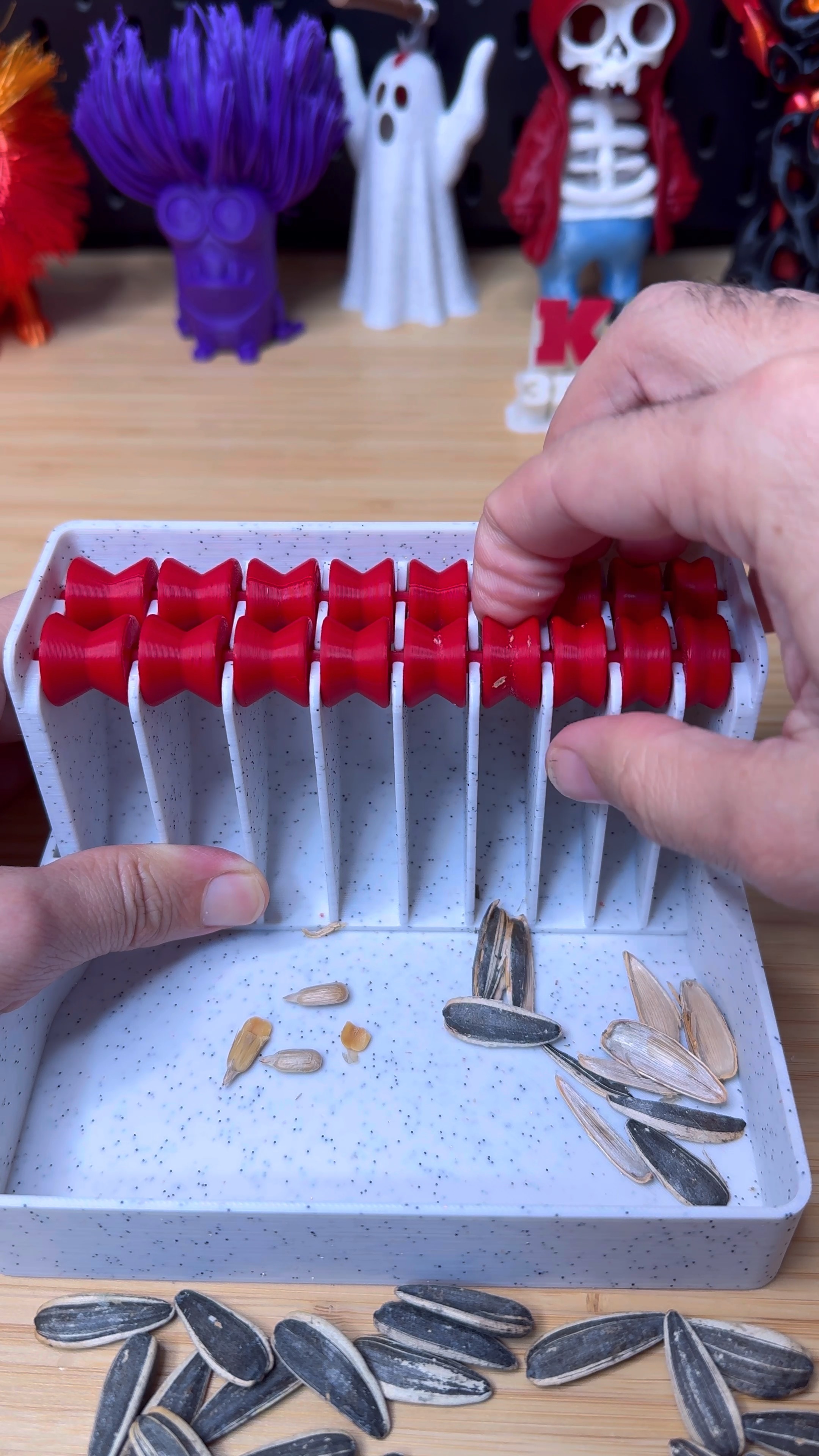 3D Printed Sunflower Seed Cracker