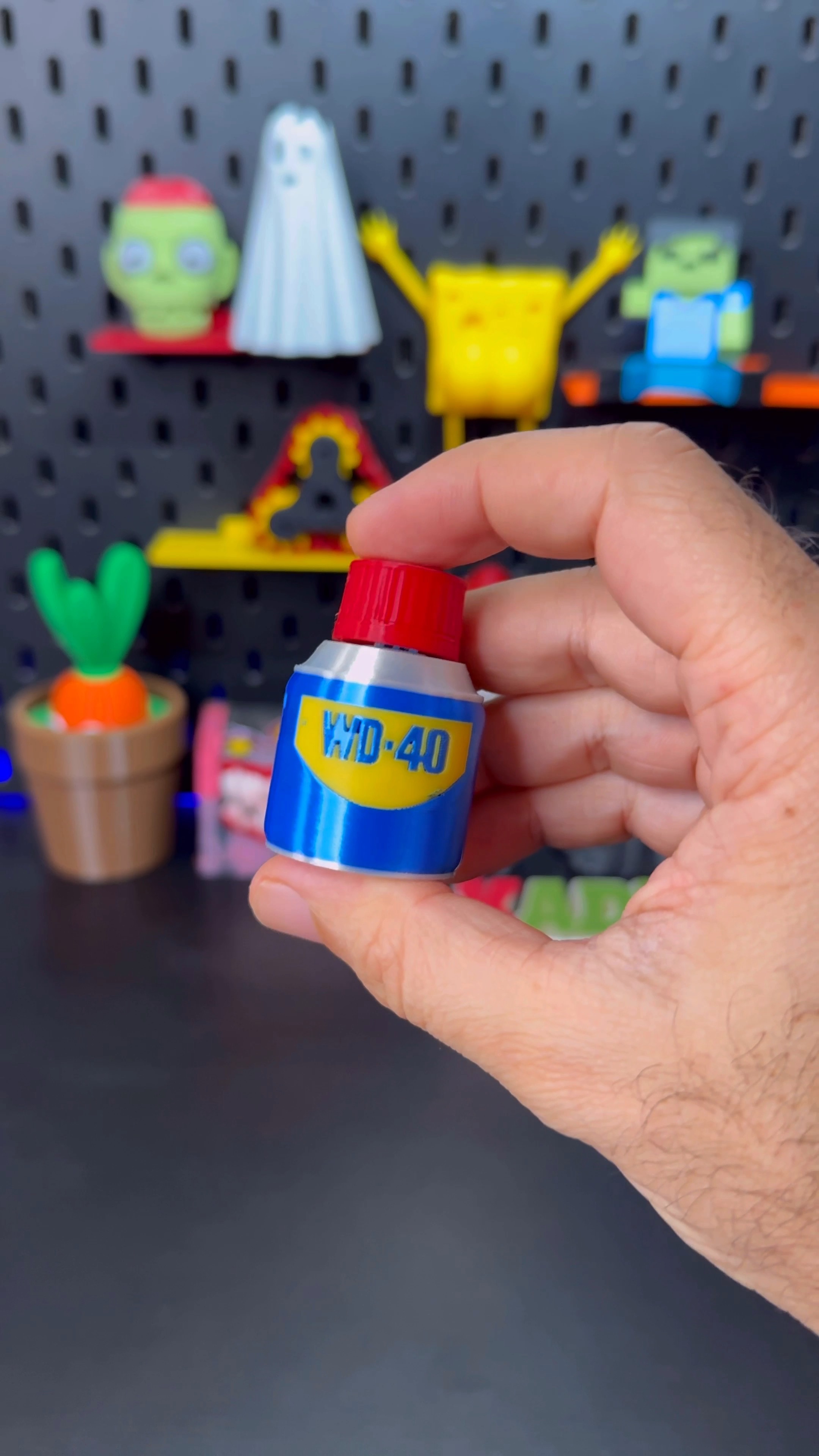 3D Printed WD-40 Inspired Fidget Keyring